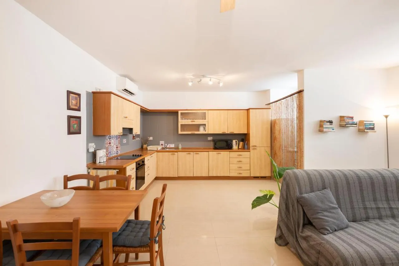 Apartment Bv1 - Spacious And Bright - Prime Location Saint Julian's Malta