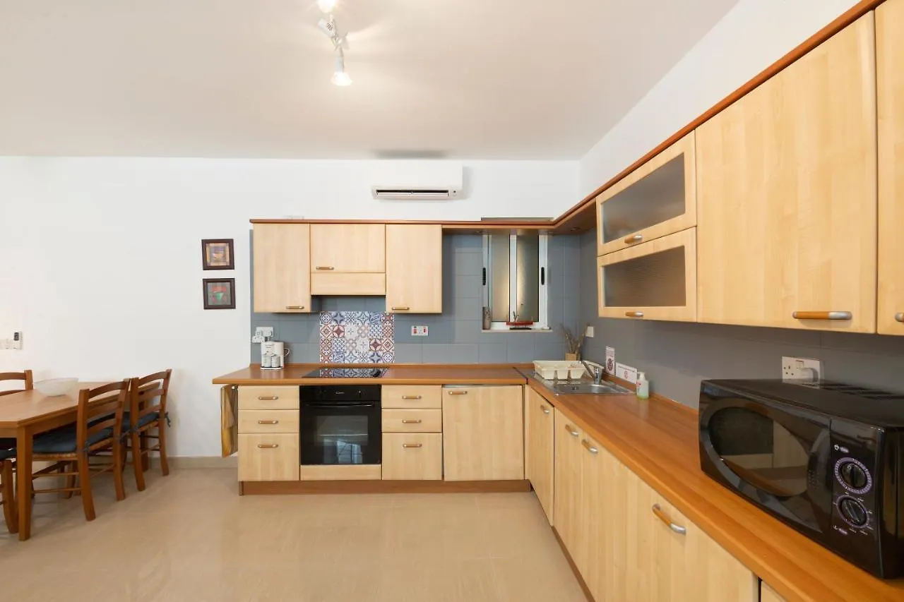 Apartment Bv1 - Spacious And Bright - Prime Location San Ġiljan